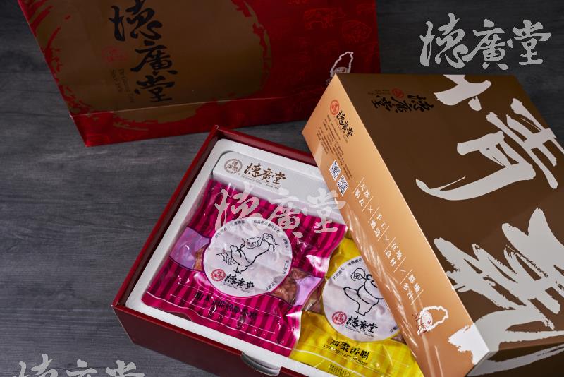 德廣堂,迎春禮盒(明太子飛魚卵香腸,麻辣香腸, 高梁香腸,黑香腸,古早味香腸x1)